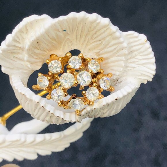 Vintage 60s TRIFARI Poppy Brooch: Creamy White Enamel Rhinestone Flower Pin - Picture 3 of 10